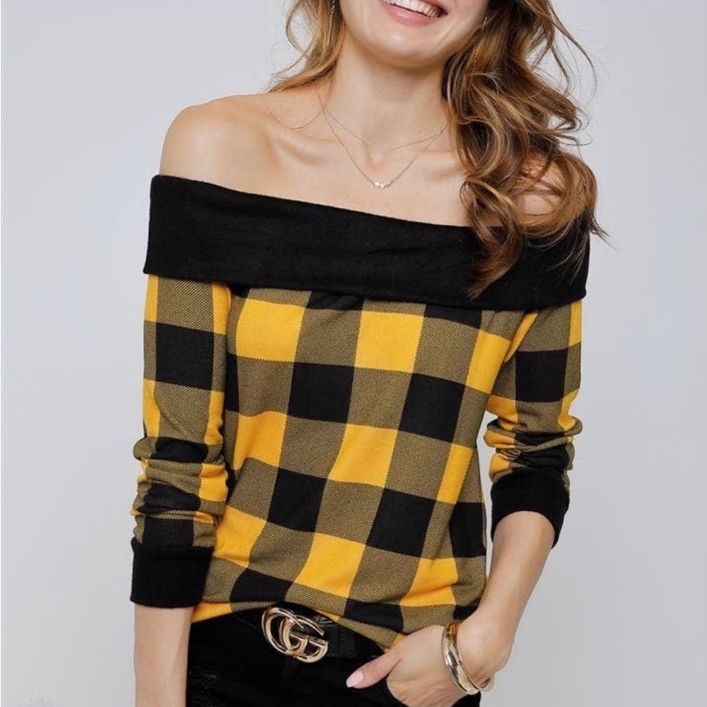 Women’s off the shoulder plaid top